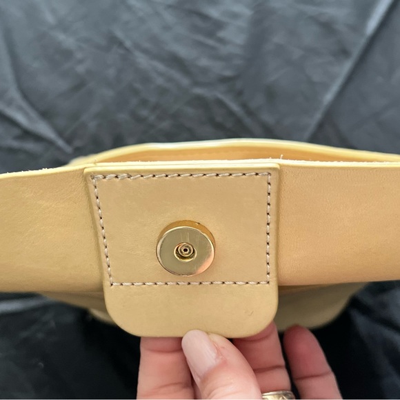 Dooney & Bourke fringe purse - Picture 4 of 6